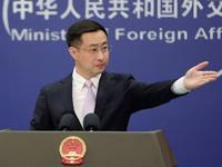 中方发布赴菲律宾留学预警 外交部：保障中国留学生安全和权益的合理举措